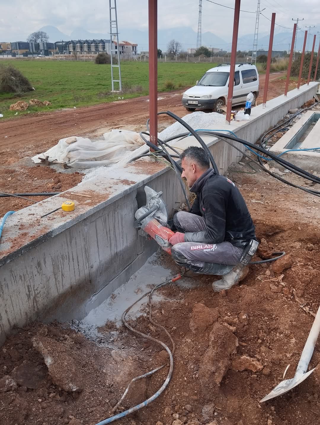 Antalya Döşemealtı Efe Karot beton delme ve kesme saha uygulaması 28